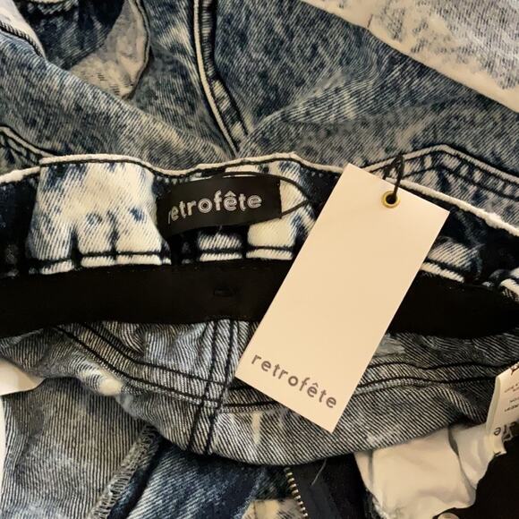 RETROFETE Haisley Denim Short in Sienna Wash Elastic Waist Distressed Acid Wash - Picture 8 of 11